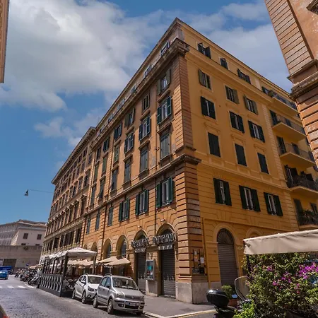 Vatican Eagle Apartman *