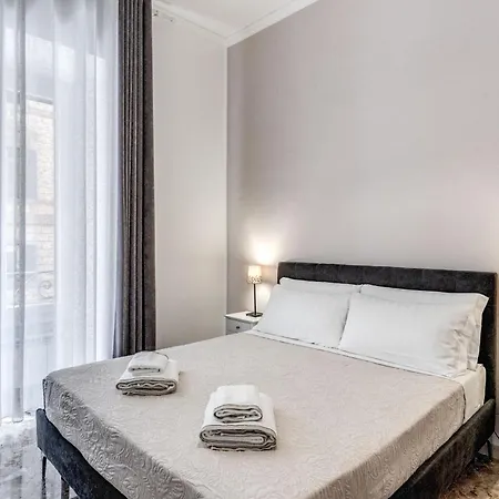 Vatican Eagle Apartmán *